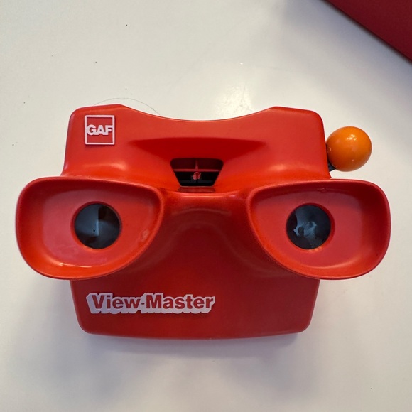 Vintage Red GAF View-Master and Storage Case - Picture 10 of 11